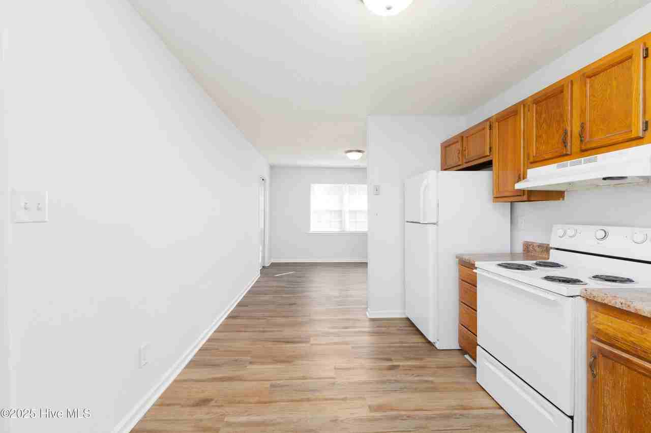 2322 Indian Dr #B7 - Photo 3 of 20