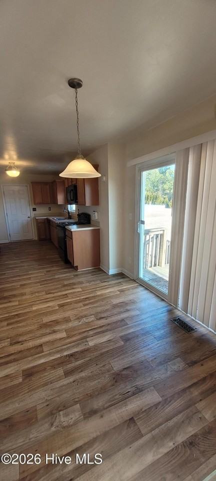 611 Prince William Dr - Photo 6 of 25
