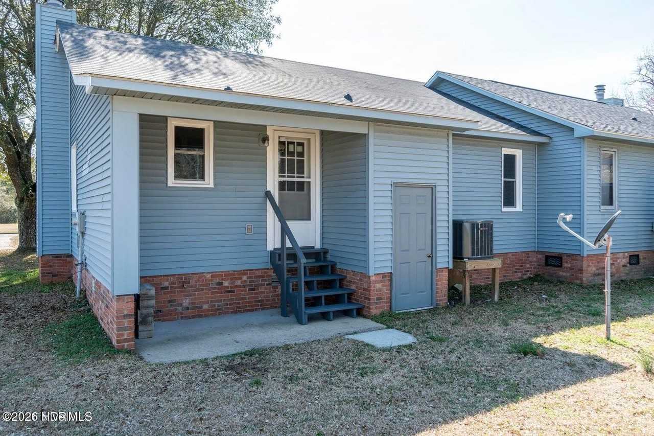 3204 Deer Path Cir - Photo 2 of 11