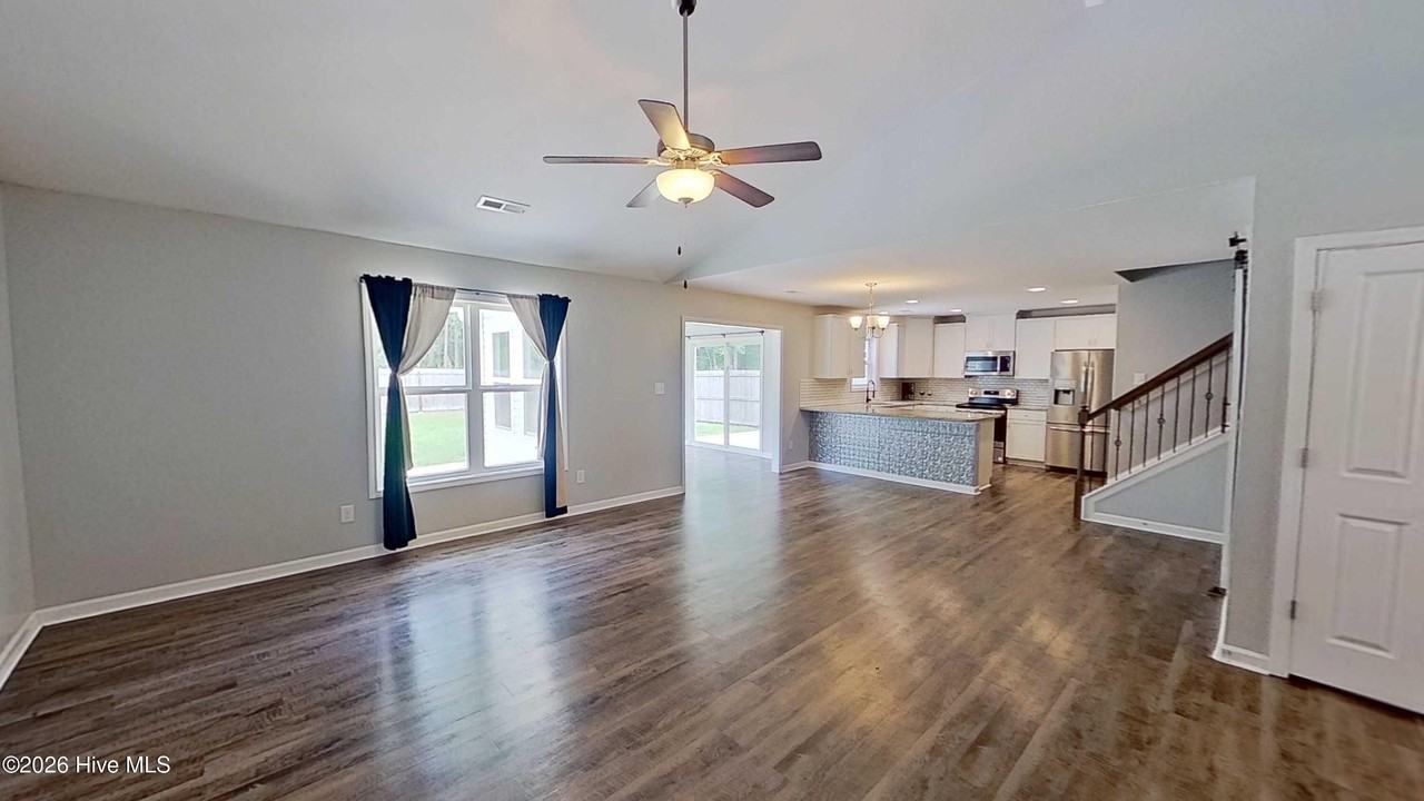 330 Station House Rd - Photo 3 of 31