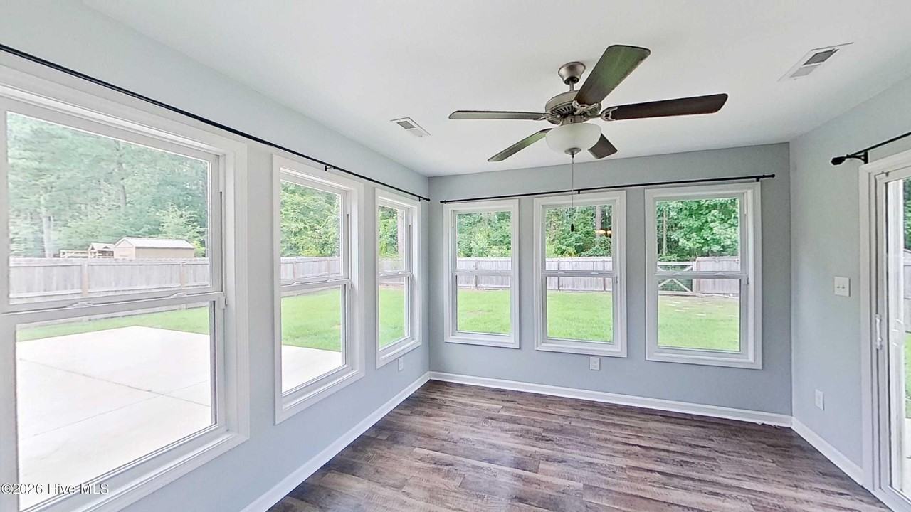 330 Station House Rd - Photo 5 of 31