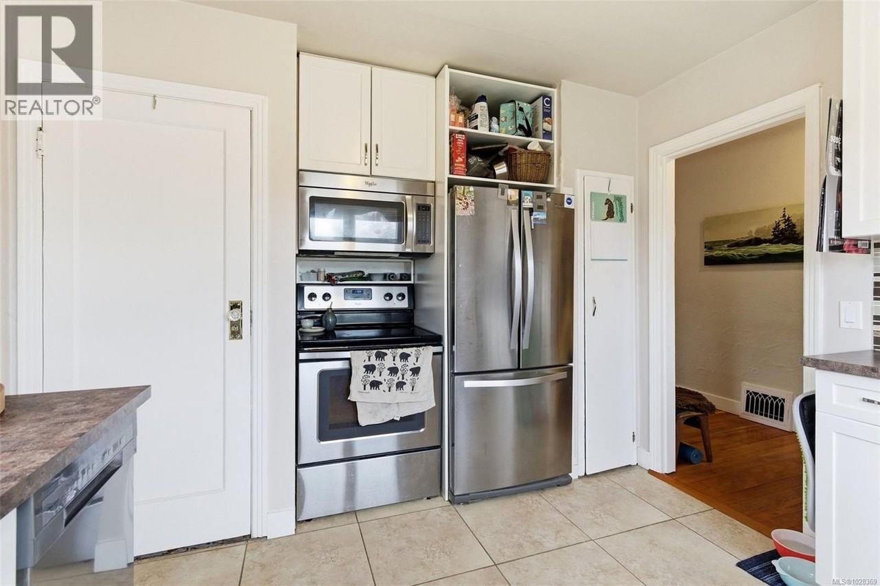 1707 Albert Ave #1 - Photo 5 of 12