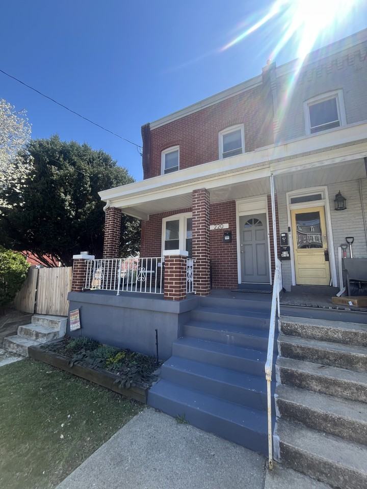 220 E Liberty St #1 - Photo 3 of 46