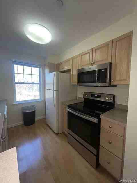 200 Woodcrest Ln - Photo 2 of 14