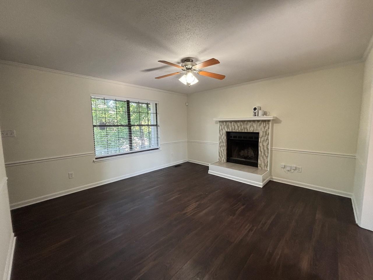 210 Foxdale Dr - Photo 5 of 17