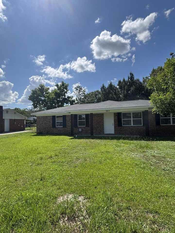 1813 Empress Ave - Photo 2 of 21