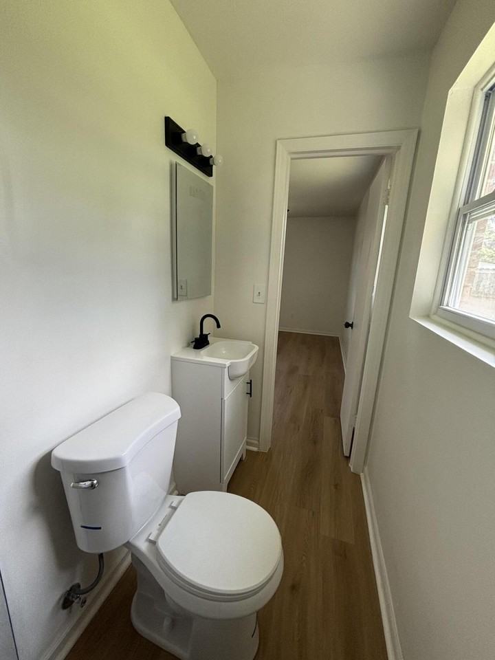 1813 Empress Ave - Photo 4 of 21