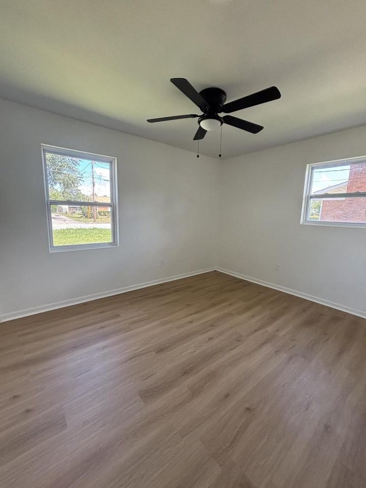 1813 Empress Ave - Photo 7 of 21