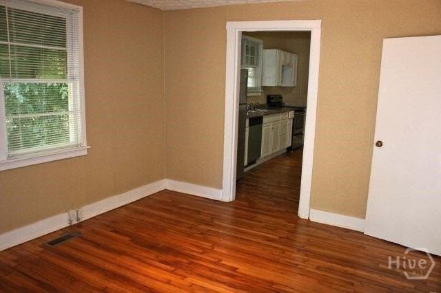 472 Whitehall Rd - Photo 2 of 9