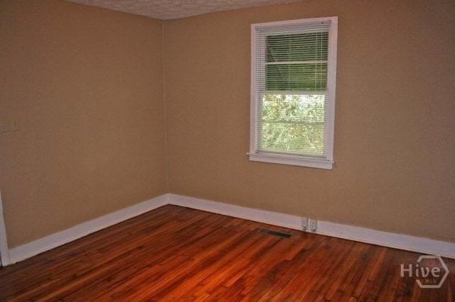 472 Whitehall Rd - Photo 3 of 9