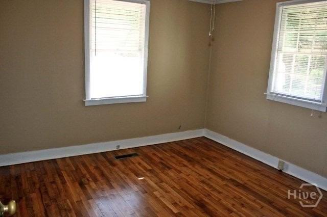 472 Whitehall Rd - Photo 4 of 9