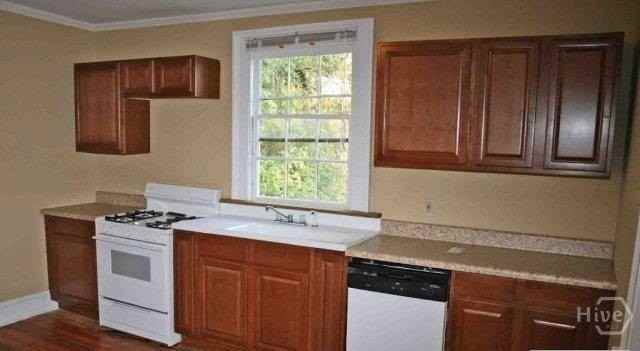 1085 Macon Hwy #B - Photo 5 of 8
