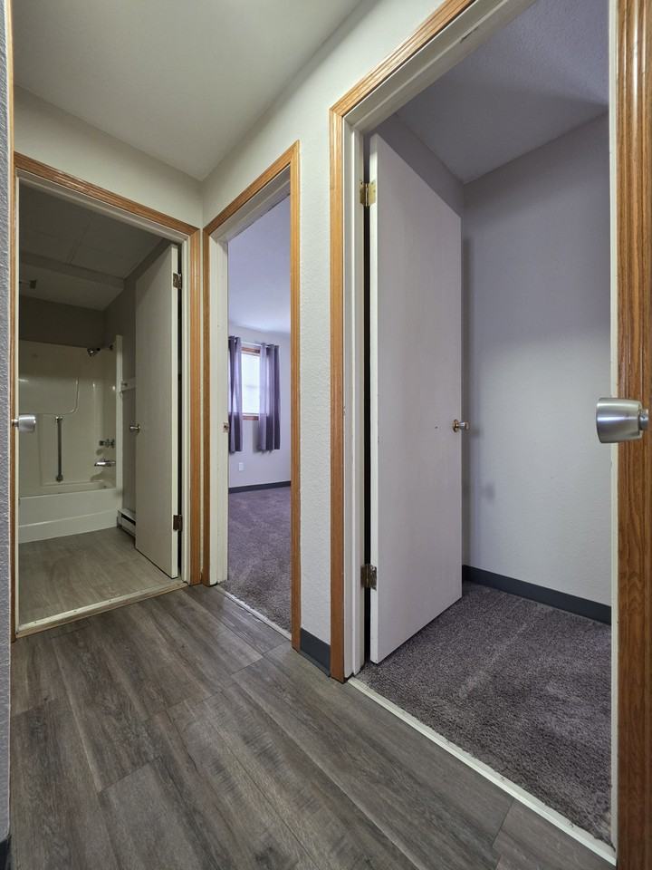 405 3rd Ave Sw #1 - Photo 7 of 14