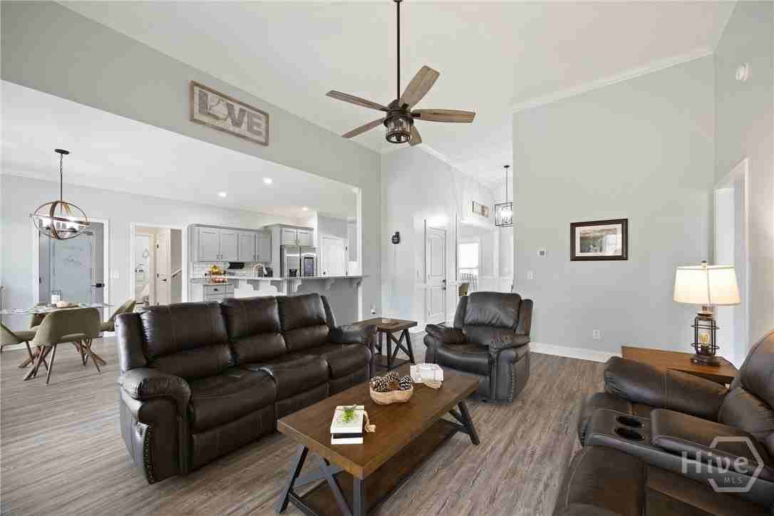 440 Rivercrest Dr - Photo 4 of 19