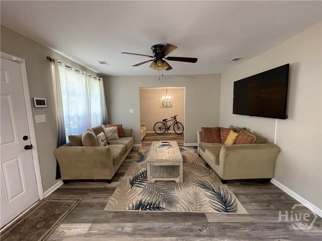 2033 E 41st St - Photo 2 of 13