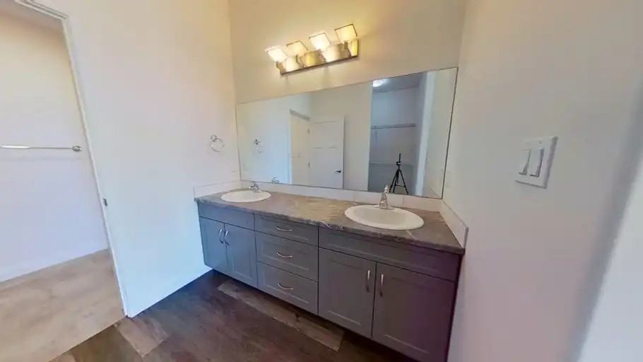 439 Makenny St #205 - Photo 7 of 11