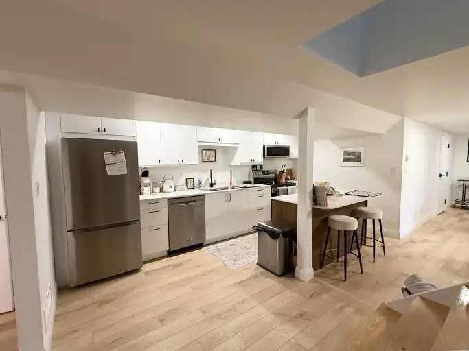 24 Wycliffe Cres #2 - Photo 3 of 11