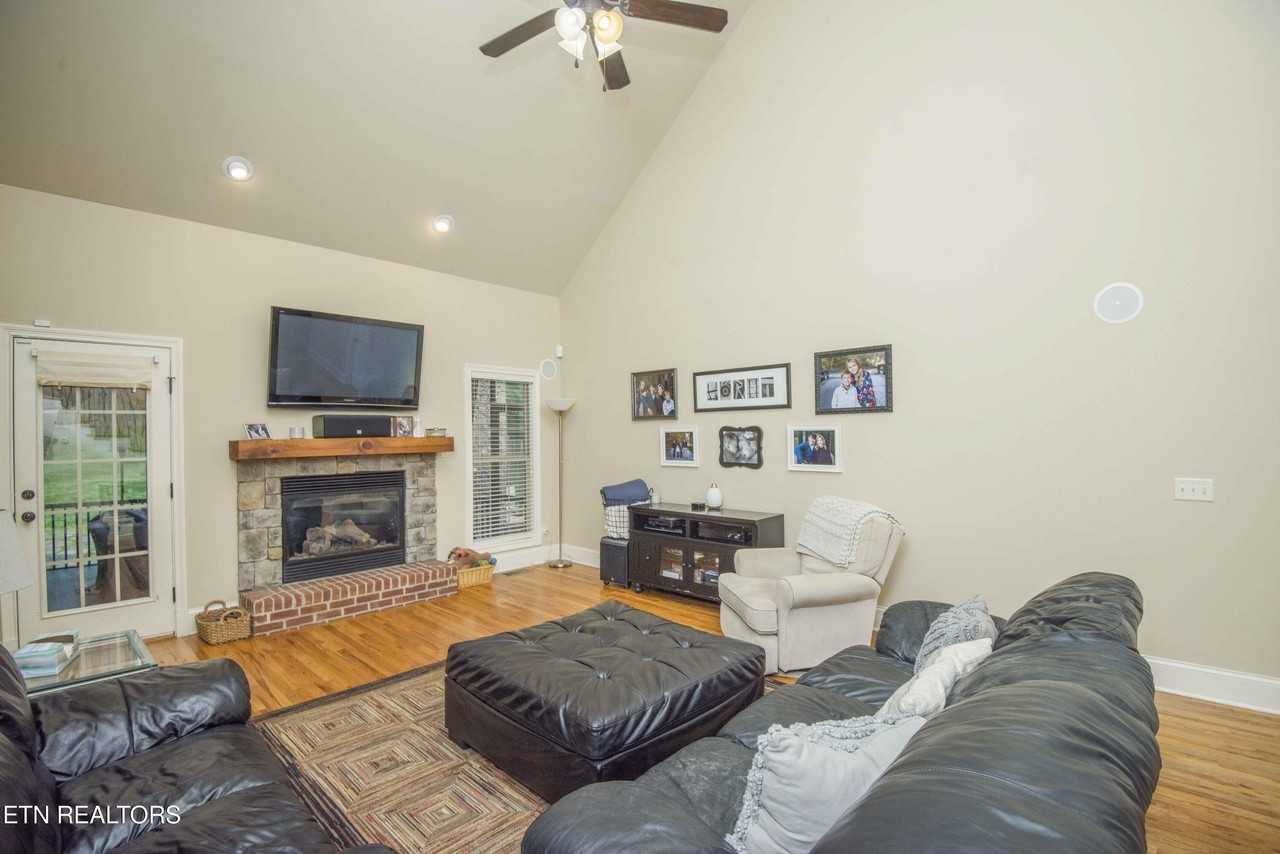 12940 Siena Ln - Photo 7 of 16