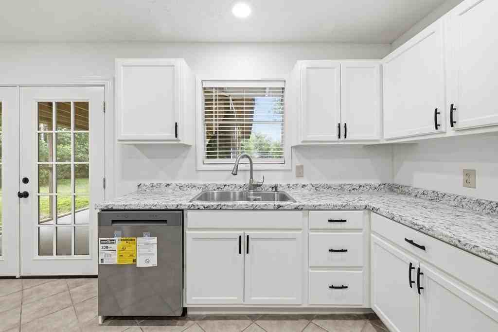 301A Manor Dr - Photo 7 of 19