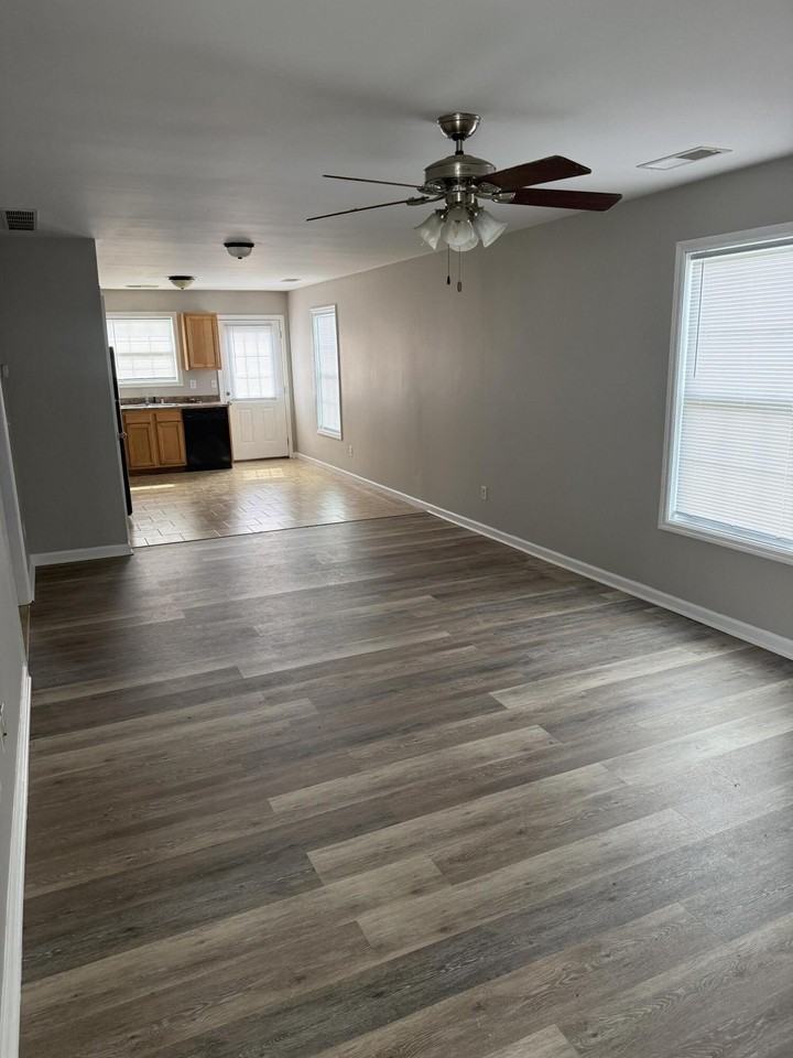 8003 Wilburn Way - Photo 4 of 11