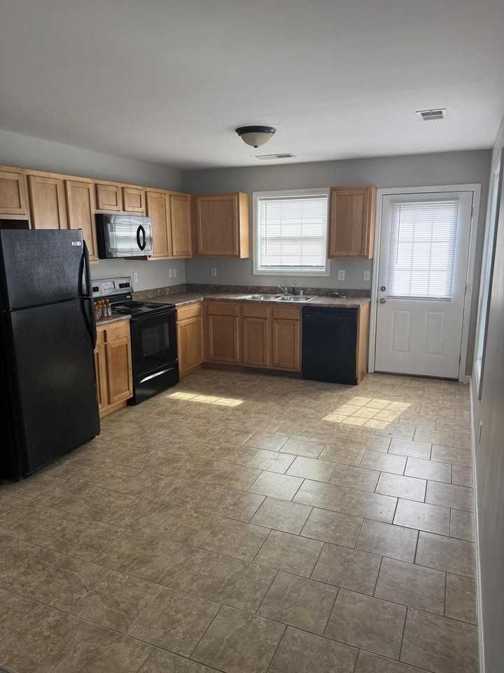 8003 Wilburn Way - Photo 5 of 11