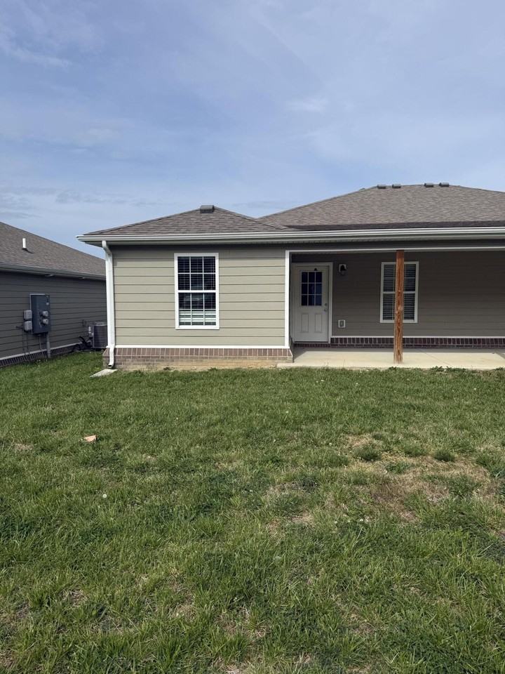 9007 Landon Ln - Photo 3 of 3