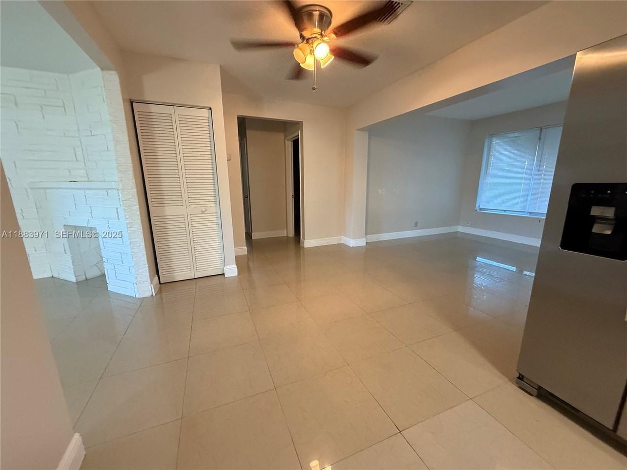 7654 Indigo Street - Photo 4 of 26