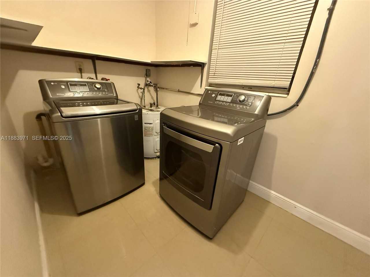 7654 Indigo Street - Photo 6 of 26