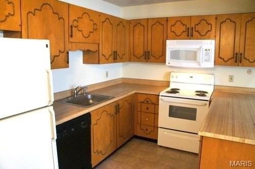 822 White Oak Dr #1 - Photo 3 of 9