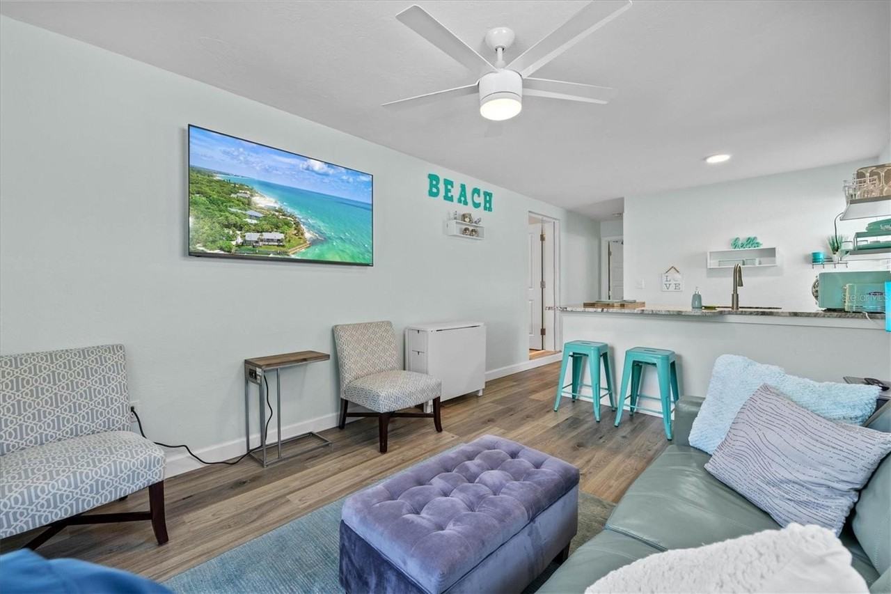 2084 Grove St #B - Photo 5 of 50