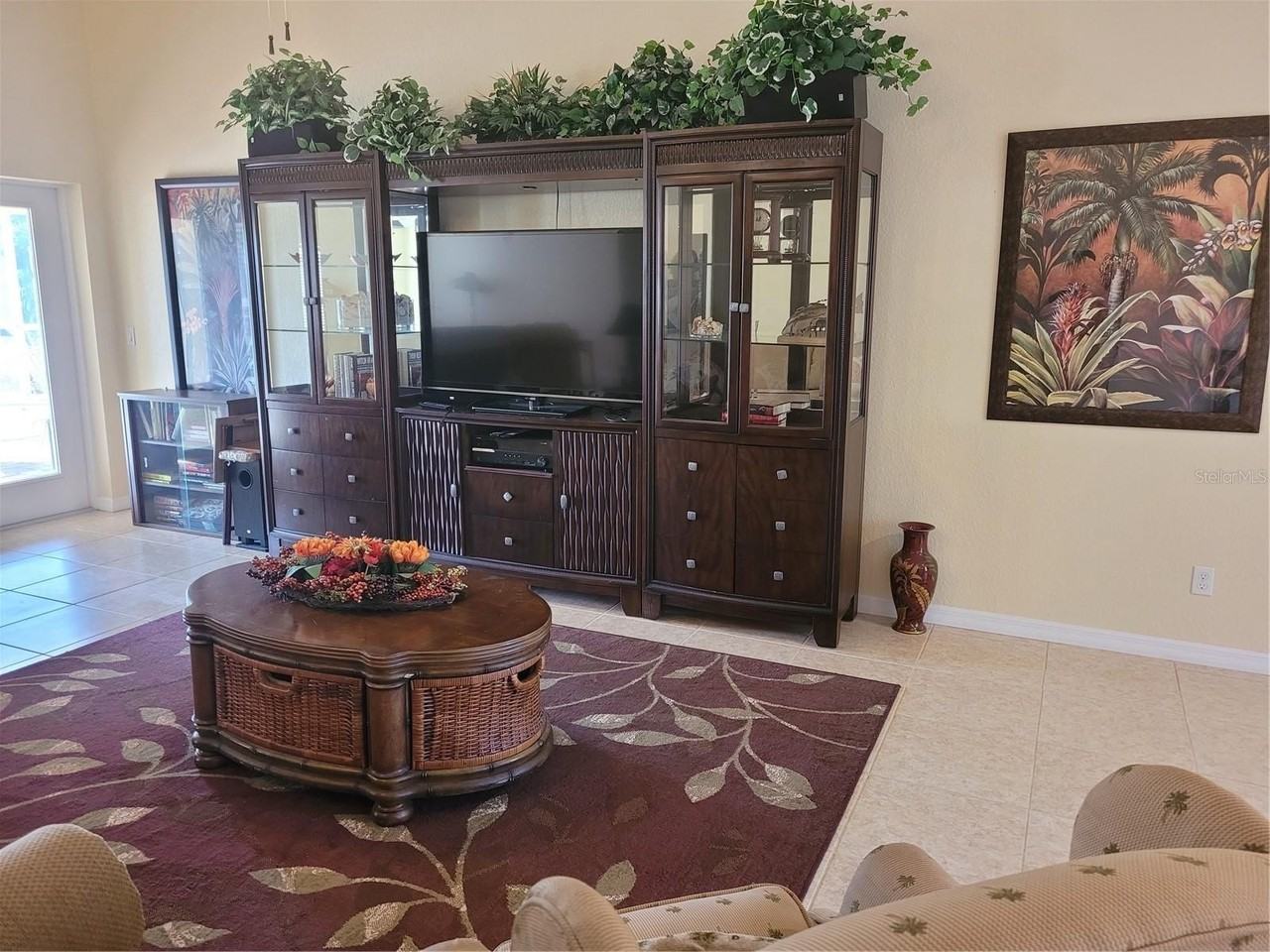 9458 Modesto Cir - Photo 5 of 39