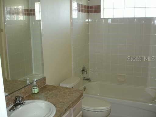 988 Cornell Ave - Photo 5 of 9