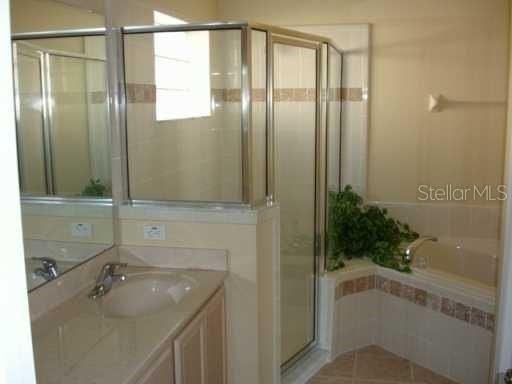 988 Cornell Ave - Photo 6 of 9