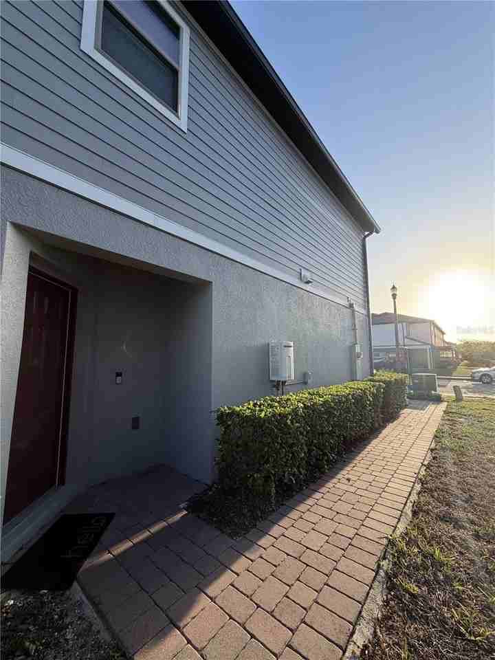 290 Cedar Bark Ln - Photo 3 of 40