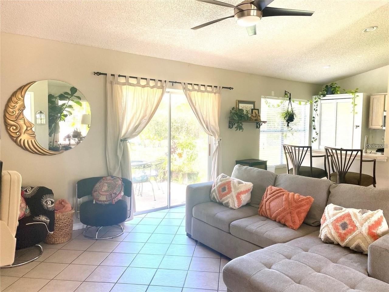 15640 Kensington Trl - Photo 2 of 12