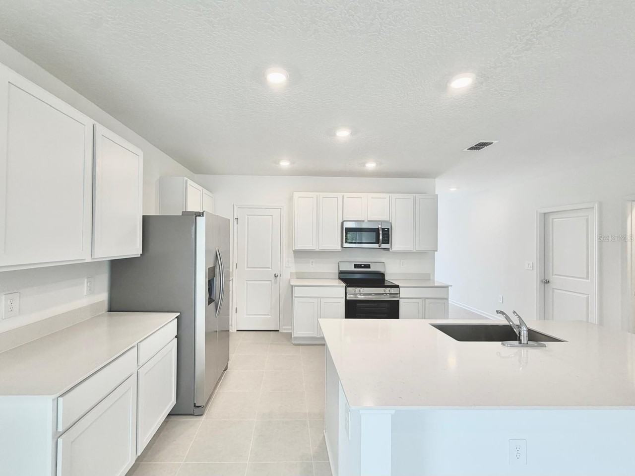 1517 Loxley Trl - Photo 7 of 38