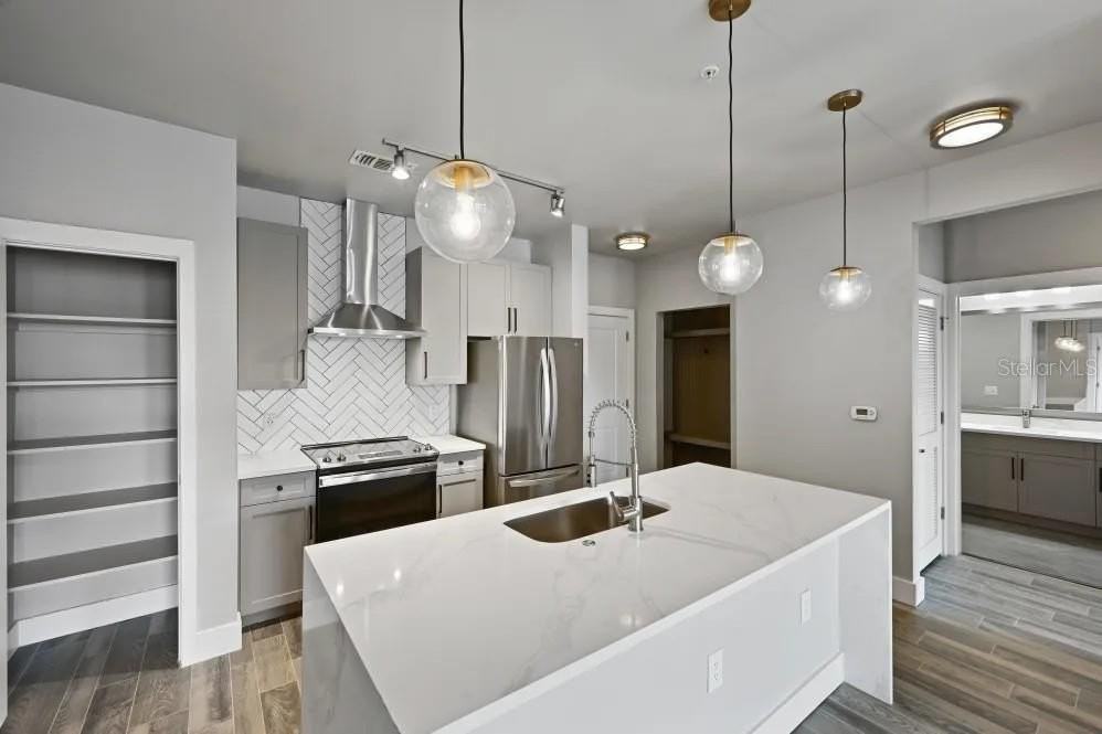 776-1 N ORANGE AVENUE - Photo 3 of 20