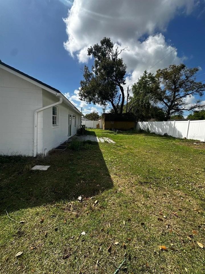 1520 Country Ridge Dr - Photo 7 of 33