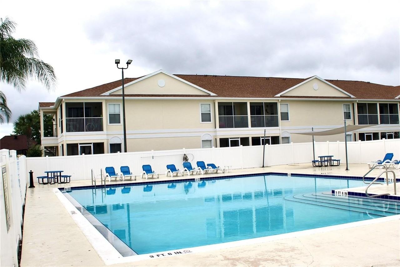 8829 Coral Palms Ct #B - Photo 5 of 23