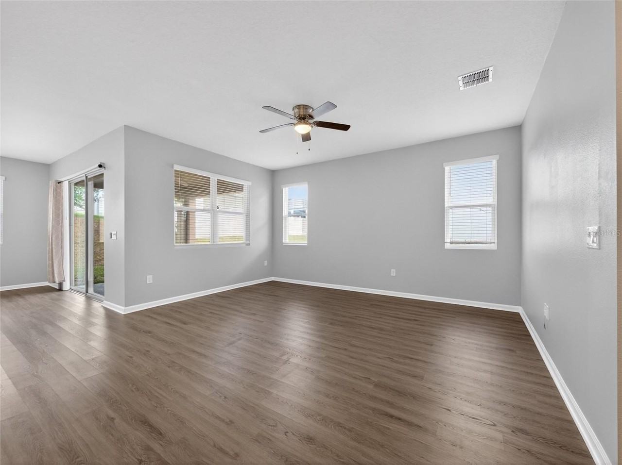 8053 Cherrystone St - Photo 3 of 25