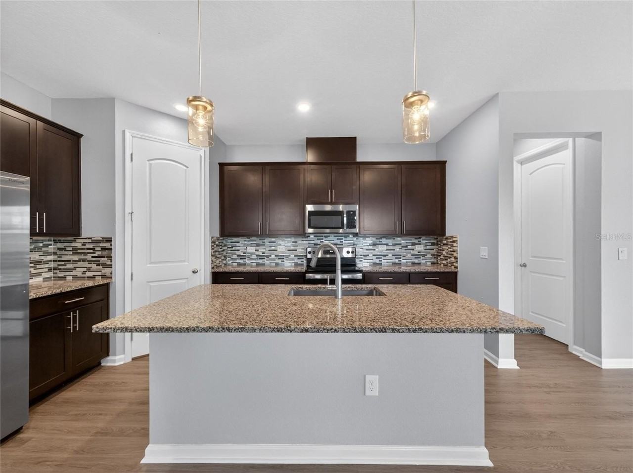 8053 Cherrystone St - Photo 5 of 25