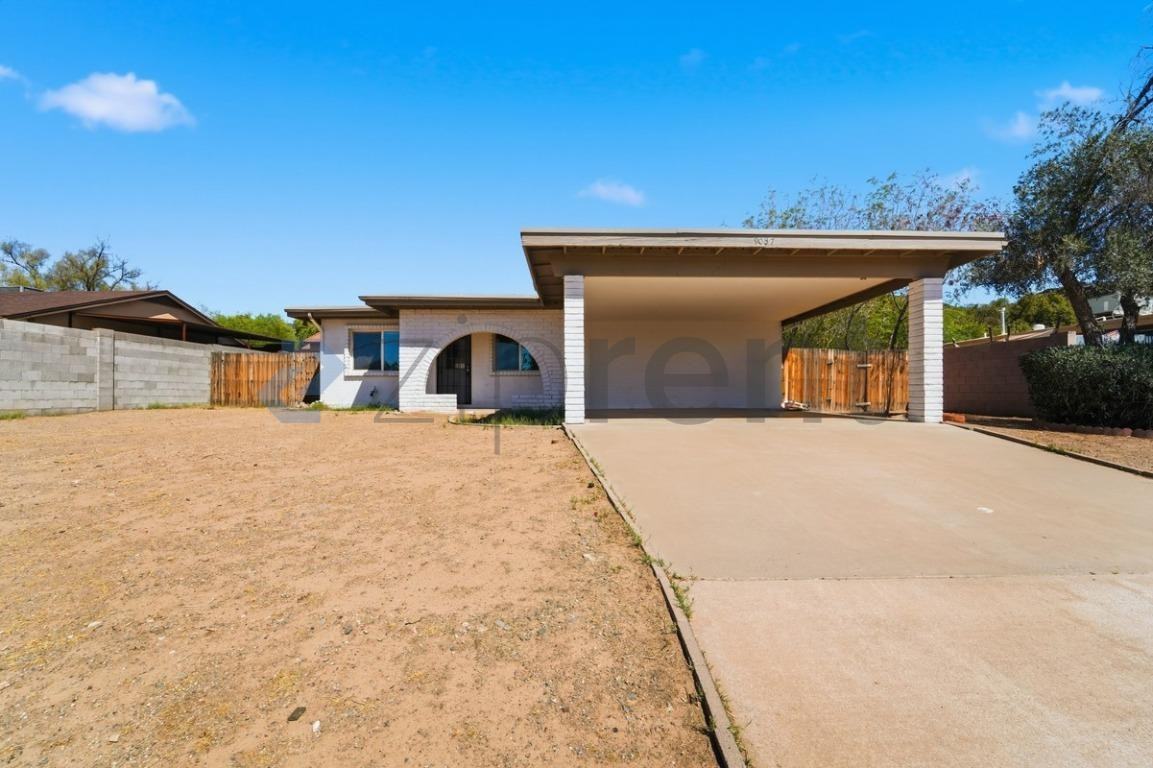 9037 N 14th St - Photo 2 of 35