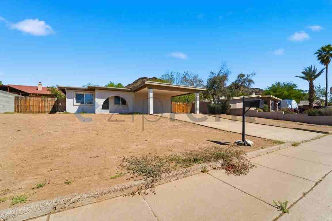 9037 N 14th St - Photo 5 of 35