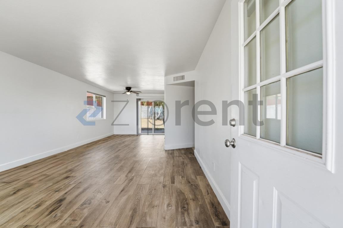 9037 N 14th St - Photo 7 of 35