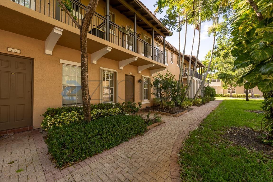 708 Sw 147th Ave - Photo 4 of 39