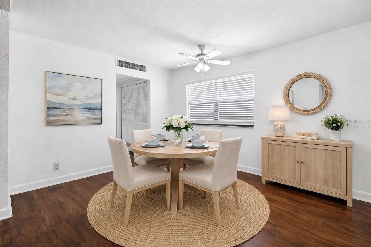 1801 Bedford Ln #27 - Photo 4 of 33