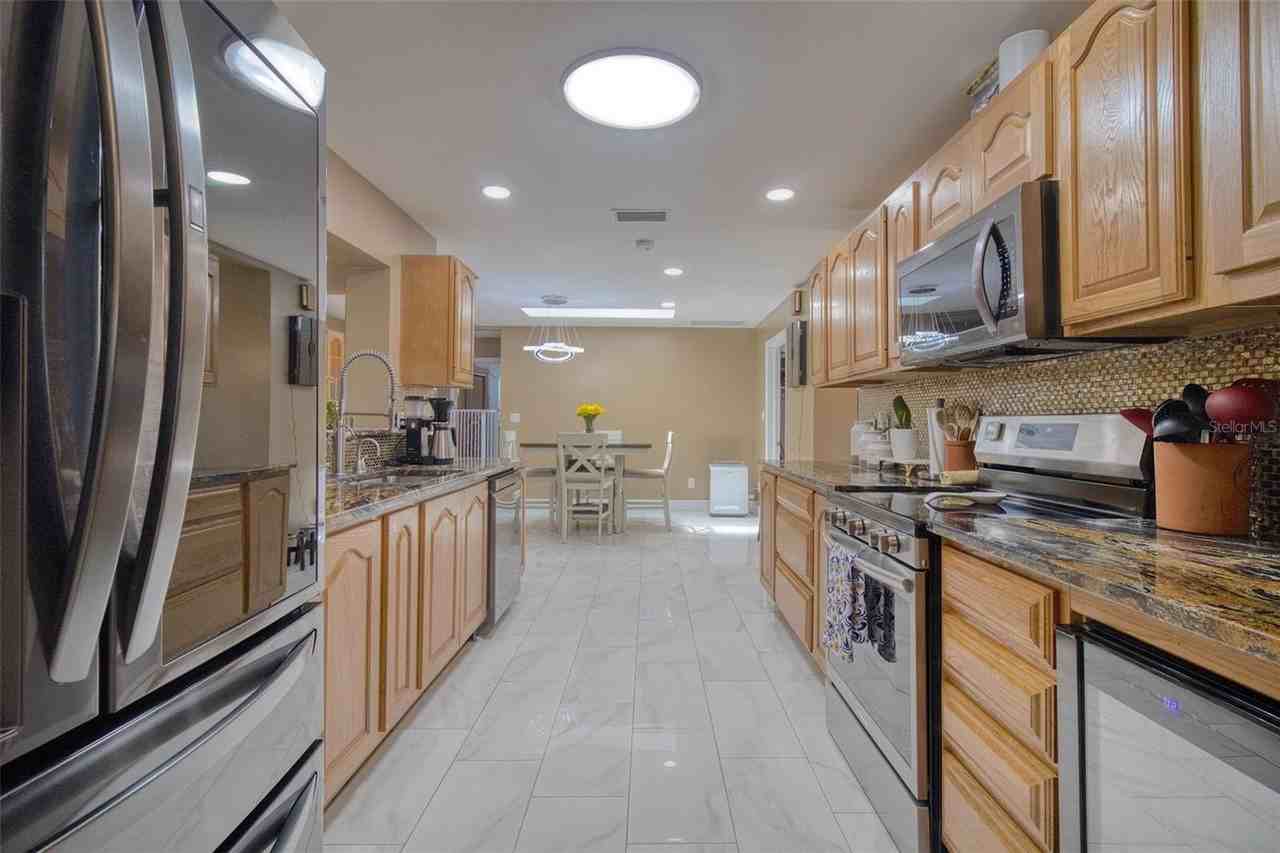 2315 Minneola Rd - Photo 3 of 50