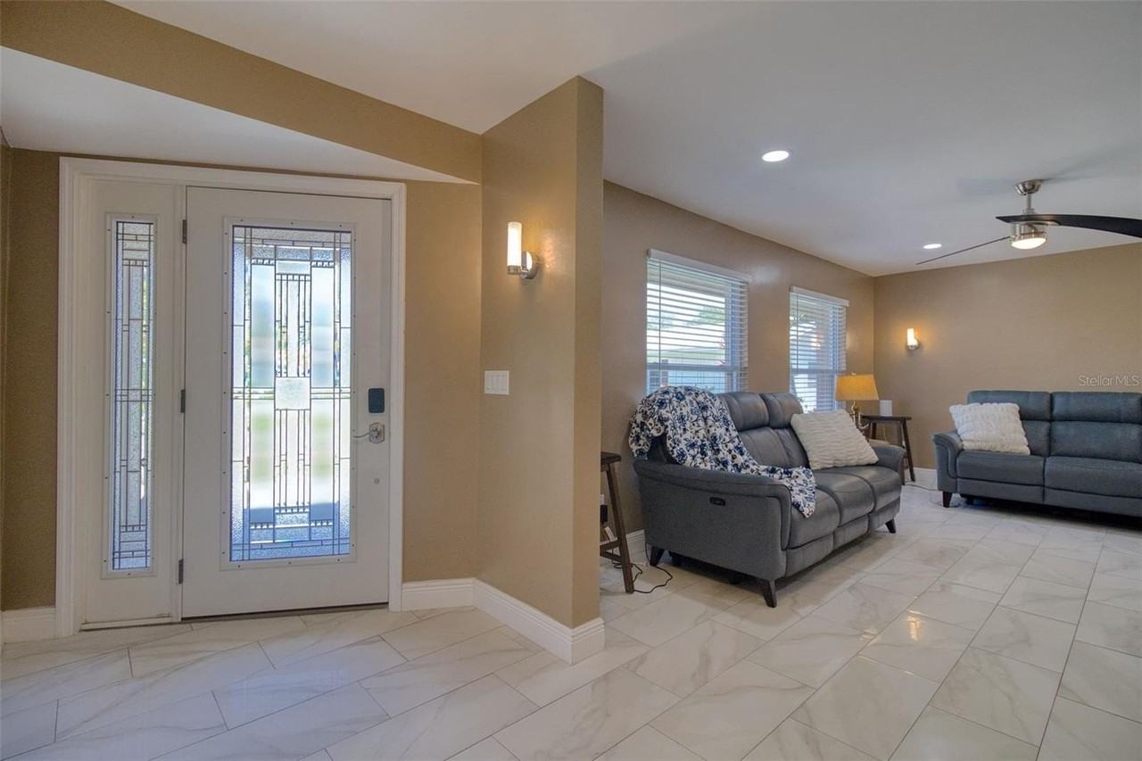 2315 Minneola Rd - Photo 6 of 50