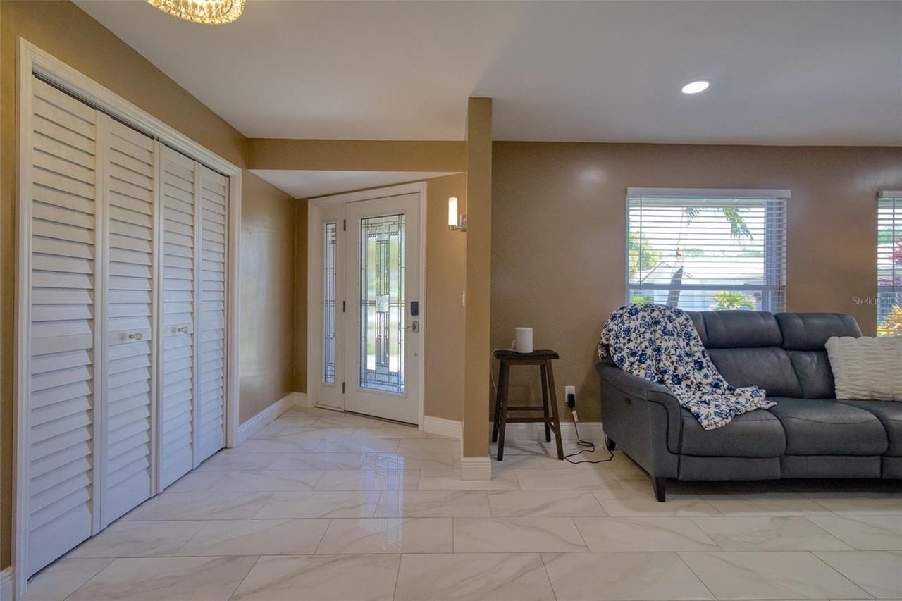 2315 Minneola Rd - Photo 7 of 50