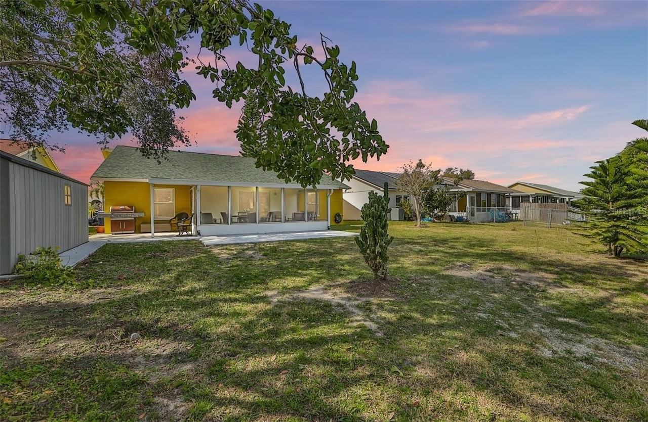 128 Lookout Dr - Photo 2 of 36